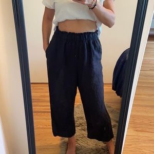Black lined high wasted cropped pants